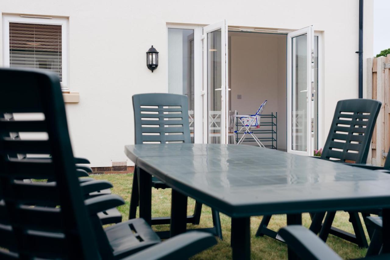 Oakley - Large, Elegant, Dog Friendly & Parking Whitby Exterior foto
